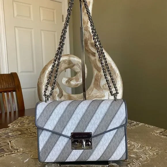 Michael Kors MD shoulder bag - Picture 2 of 10